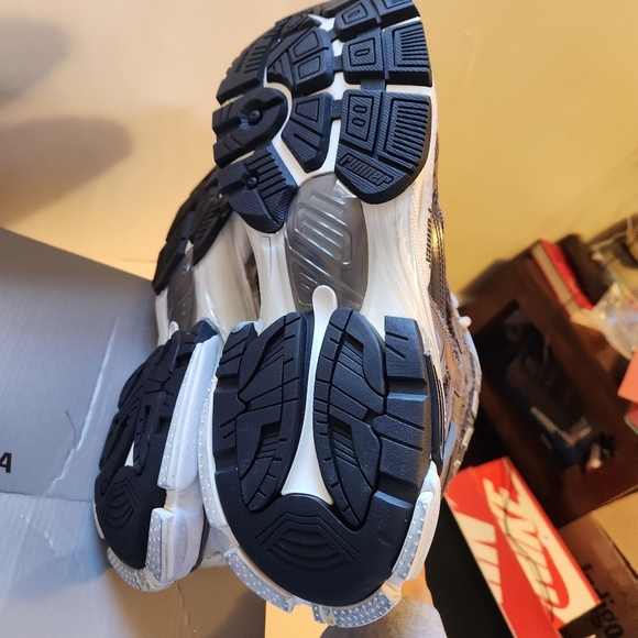 Balenciaga Runner High-Top Sneakers size 13 BNWB - Picture 16 of 16
